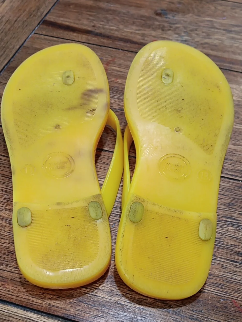 Wonder Nation Girls Yellow Jelly Flip Flop Sandals - Classic Summer Style